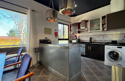 The Modern & Recycled House - Photo 28