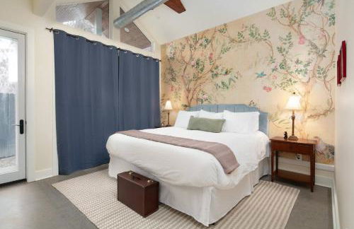 Quaint Cottage in DTown Lex, 15 mins to Horse Park - Photo 3