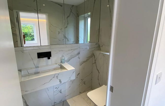 Lovely 2 Bedroom Flat with Parking - Photo 8