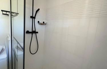 T2 tout confort et moderne, climatisé avec balcon et parking, à 10 min du port et de la plage - Foto 20