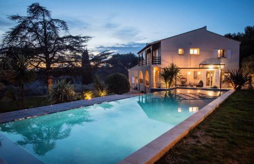 Slpendid villa with heated pool and Jacuzzi for 12 people in Saint-chamas - Foto 1