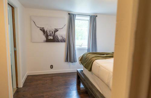 Parkside Escape South Hill w Private ADU - Photo 12