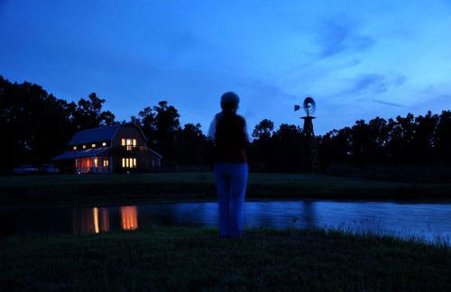 Beautifully Furnished Barn Getaway Located on a Sustainable Living Farm near Metropolis, Illinois - Photo 17