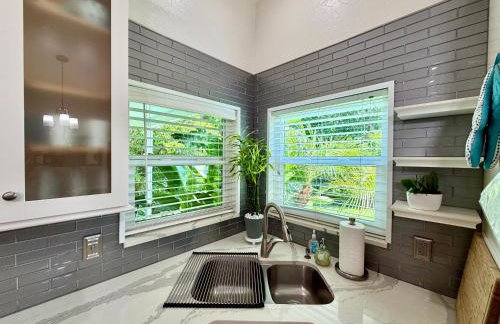 Near KSC - Peaceful Spacious Home for 6 - Fully Stocked Kitchen and Coffee Bar - Foto 8