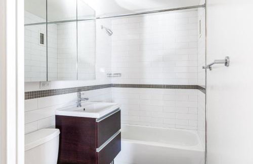 Chelsea 1BR w Gym nr Penn Station MSG NYC-527 - Foto 10
