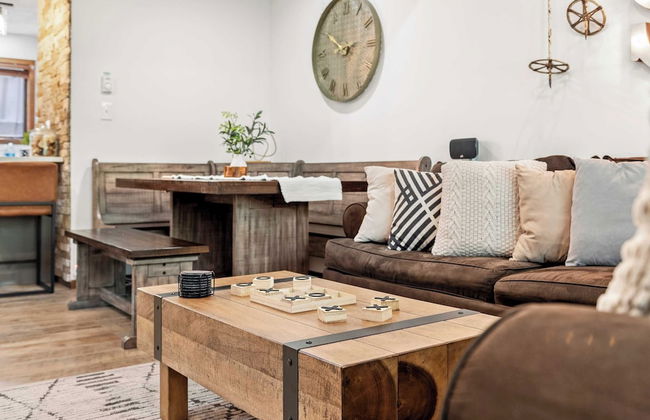 The Bear's Den by Avantstay Prime Location, Renovated w/ Movie & Game Room - Foto 11