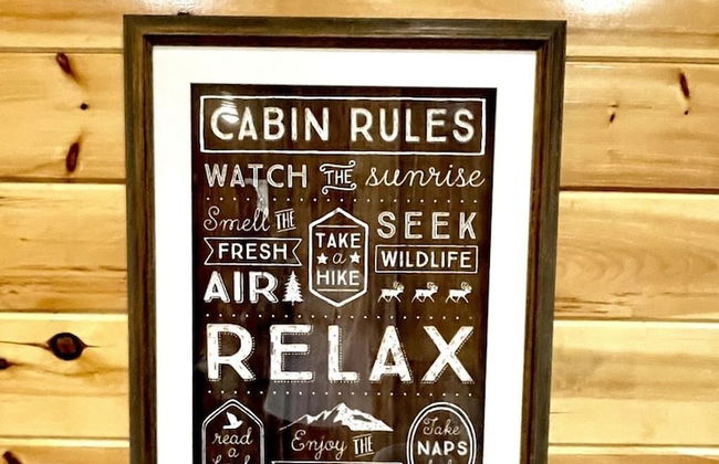 Peaceful family cabin near fishing with over 100 acres of mountain and field trails to explore! 2 Bedroom Cabin by RedAwning - Foto 12