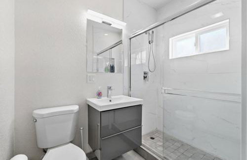 3BR 2BA Retreat with Pool 1 Mile to Downtown - Foto 10