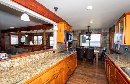 Waterfront Luxury Family Retreat - Foto 42