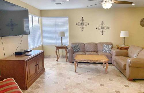 ULTIMATE BACKYARD-POOL/SPA. SLIDE. LAKEVIEW. BALL - Foto 7