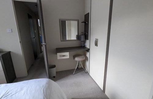 2-Bed Ringwood Cabin - incl Park Pass SelfCheckin - Foto 8