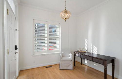 Luxe Stay in Quaint Old Town Alexandria near D.C. - Foto 17