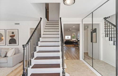 Luxury Austin Retreat w Pool, Games, Sleeps 12 - Foto 40