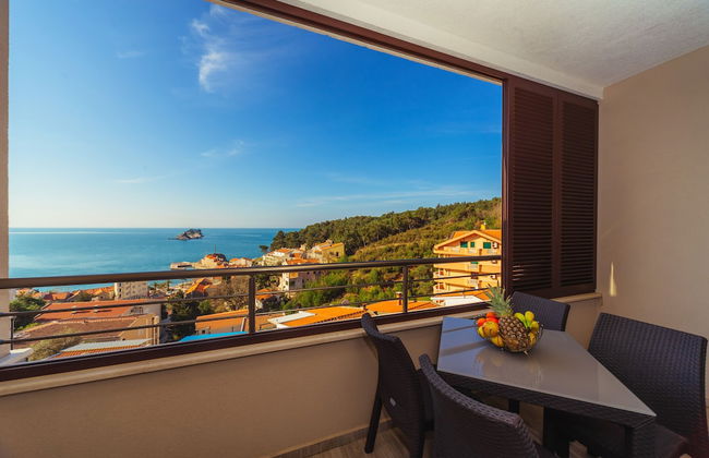 Belvedere Apartments - Photo 1