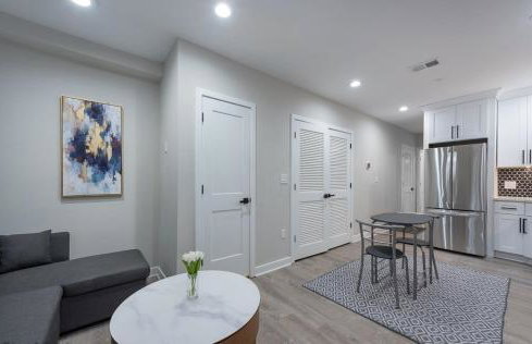 NICE 1BR Apartment near Metro - Foto 6