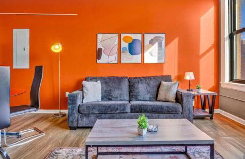 1Br in Heart of Downtown, Sauna, Prime Location - Photo 13