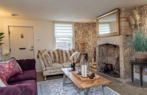 Heron Stays Bath- Historic Pub Retreat, Original Beams, Parking, Sleeps 9, 3 Miles to Bath Central - Photo 59