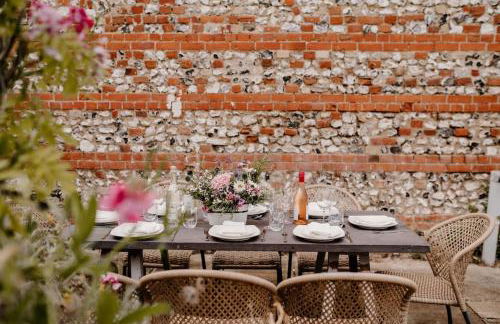 Manor Estate - Two Accommodation Wings - Sleeps 14 - Foto 42