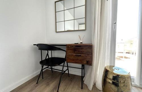 Premium Penthouse Seasonal Rental - Photo 27