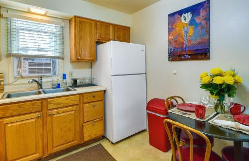 Quaint Cody Cottage with Grill Walk to Downtown! - Foto 10