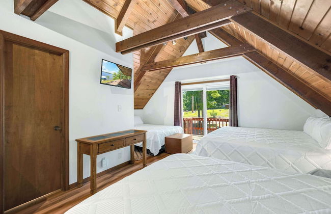 Boondock Bliss - Lakefront, Private Dock Sleeps 15! - Photo 7