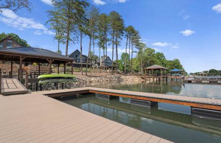 Black Bear Lodge by Avantstay Lakefront, Dock, Pool, Theater Sleeps 20+ - Foto 134
