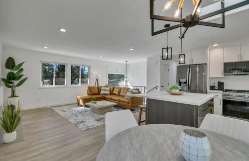 Stylish Bellevue Retreat - Photo 23