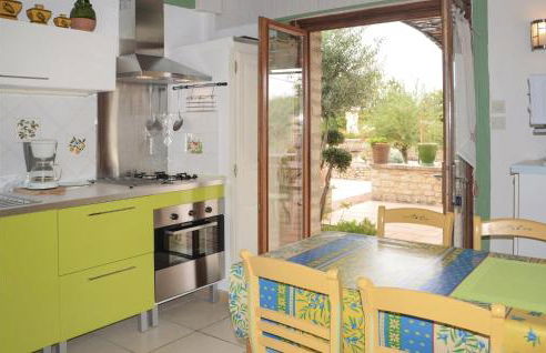 Lovely Home In Gordes With Kitchen - Photo 3