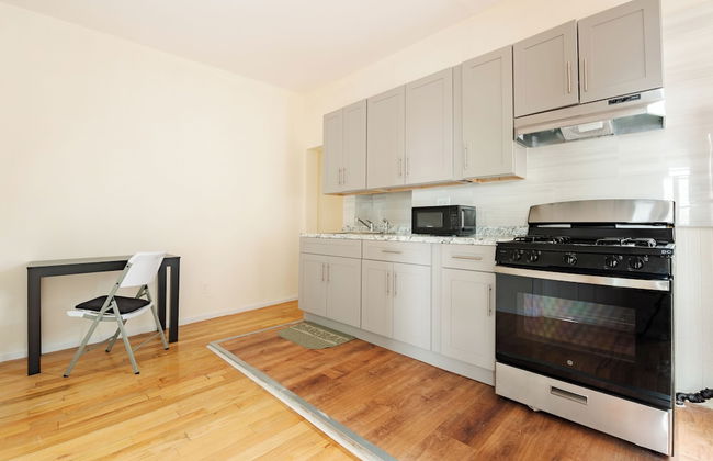 Furnished Empire Blvd Guest House - Photo 45