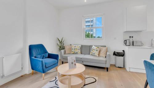 Modern Cosy 2 bed apartment, Smart TV & NETFLIX with private balcony and city view - Foto 4