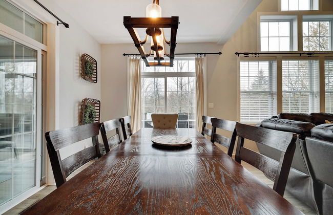 The Nest at Pinecrest by Avantstay Spacious Deck, Game Room, Fire Pit - Foto 13