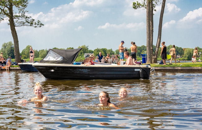 Fenced Garden Family Chalet - Photo 9