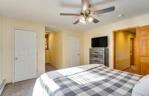 Private Deck and Fire Pit Adirondack Family Home - Foto 17