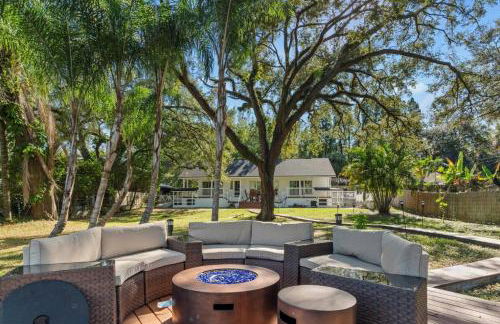 Hideout on the Hillsborough is a Gorgeous Renovated 3BR Pet Friendly Home on the Hillsborough River located in the North End of Seminole Heights - Foto 2