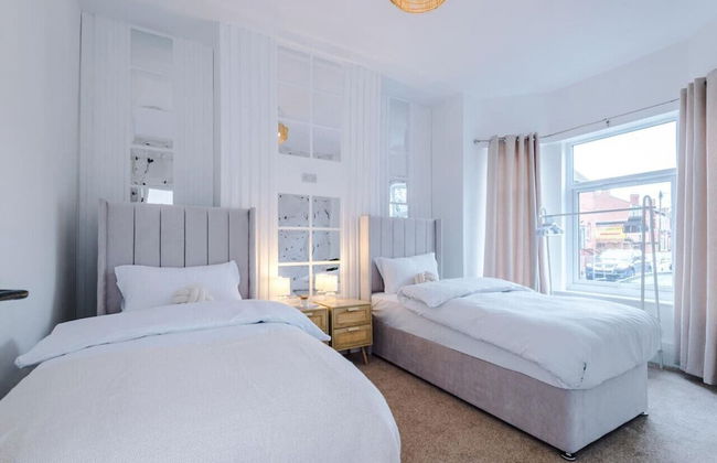 Modern & Chic Four Bedroom Home - Foto 6