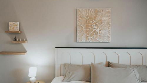 Beautiful Updated Home with Pool - Foto 2