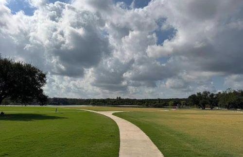 Modern and Cozy 3BR Retreat Perfect for Families or Big Group - Foto 16