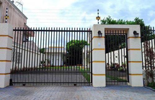 Linda Casa a 30 metros da av das Cataratas - Foto 7