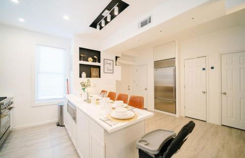 Modern 5BR DC Home Free Parking Steps from Metro Family-Friendly - Photo 11