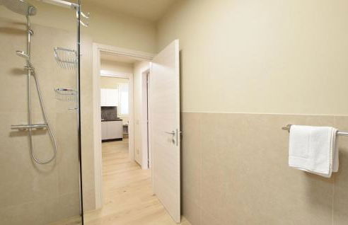 1 Bedroom Lovely Apartment In Premaor - Foto 18