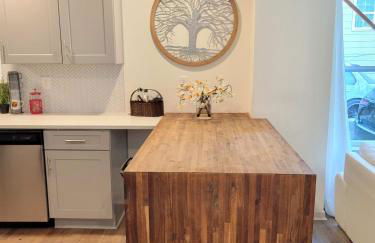 Westside Charmer - 10 min from Downtown - Foto 3