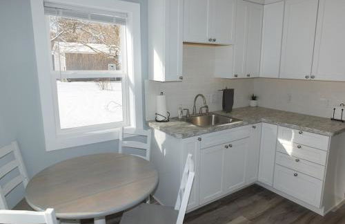 Beach Town Escape - Newly-Remodeled & Gorgeous! - Photo 26