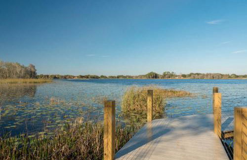 10 Acre Lakefront Game House - Sleep Upto 45 - Foto 12