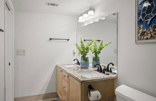 Oceanfront Penthouse #11B by Distinctive Beach Rentals - Foto 47