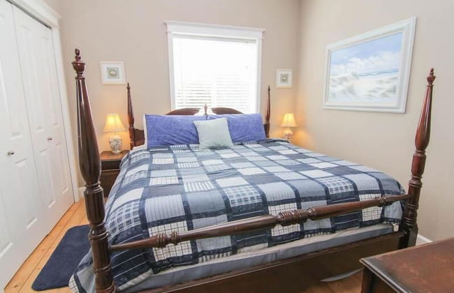 Lola's Lighthouse - Photo 6