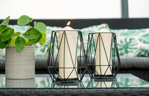 "Charm & Cozy 4BR - 3BA with Pool & Barbecue" - Photo 34