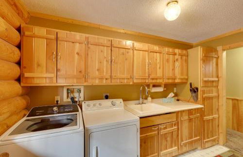 Hill City Log Cabin Along Newton Creek! - Foto 29