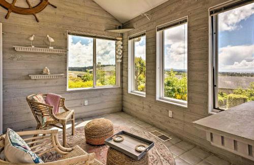 Chic Coos Bay Home with Pacific Ocean Views! - Foto 8