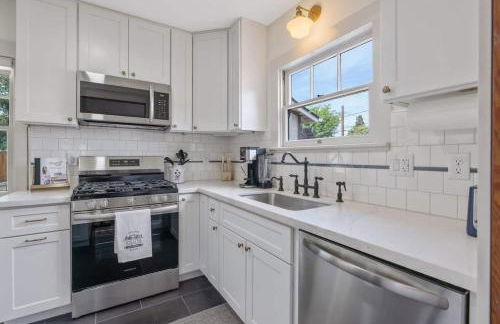 2 bed, 2 bath, historic beauty, walk downtown - Foto 22