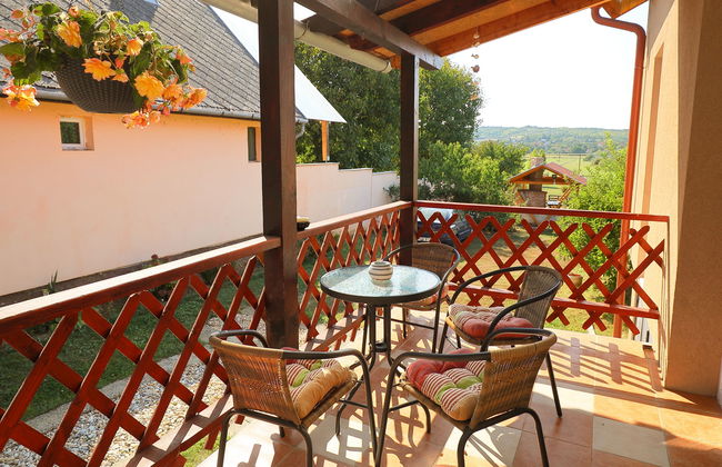 4 bedroom House in Kőröshegy with garden and terrace - Photo 18